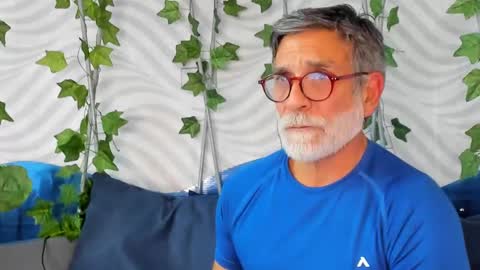 Snapshot of lukecrews chatting on March 4, 7:22 pm Luke Crews online show from March 4, 7:22 pm