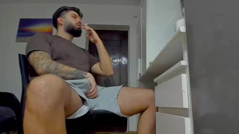 Snapshot of lukedenver chatting on November 4, 5:28 am Luke online show from November 4, 5:28 am