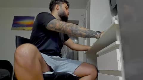 Snapshot of lukedenver chatting on November 13, 12:26 pm Luke online show from November 13, 12:26 pm