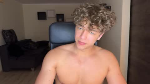 lukedesirable online show from May 25, 9:10 pm
