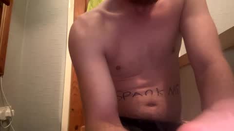 Snapshot of lukeeeeey96 chatting on December 17, 4:01 am lukeeeeey96 online show from December 17, 4:01 am