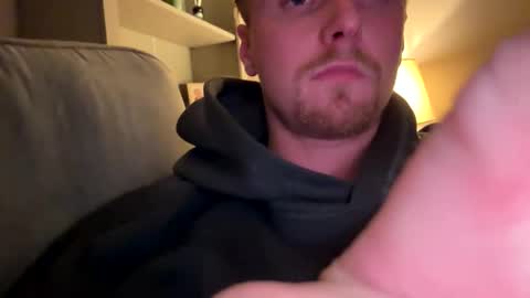 Snapshot of lukeeeeey96 chatting on November 3, 10:42 pm lukeeeeey96 online show from November 3, 10:42 pm