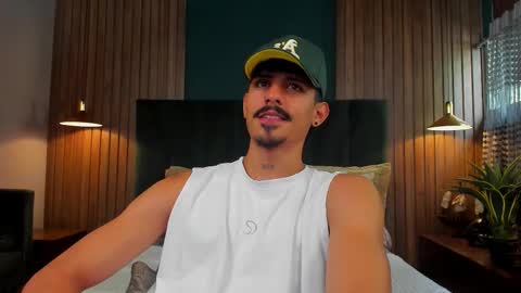 Luke Taylor online show from November 22, 4:39 pm