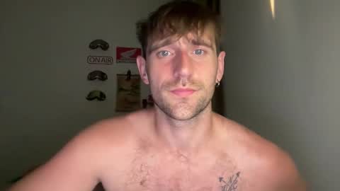 MR. Luke Gunn online show from April 9, 11:32 pm