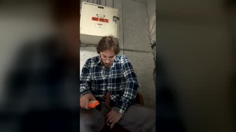 lukekibbe27 online show from January 11, 12:15 am