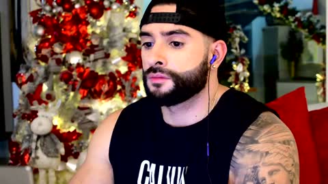 Snapshot of lukhass chatting on December 10, 11:19 pm Lukhas f4f online show from December 10, 11:19 pm