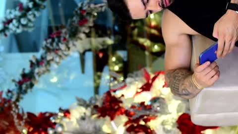 Snapshot of lukhass chatting on December 12, 4:37 am Lukhas f4f online show from December 12, 4:37 am