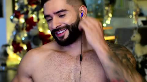 Snapshot of lukhass chatting on December 15, 3:02 am Lukhas f4f online show from December 15, 3:02 am