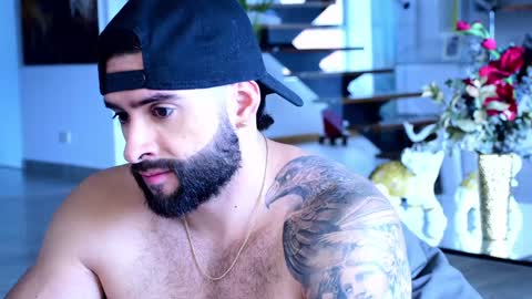 Snapshot of lukhass chatting on January 27, 7:35 pm Lukhas f4f online show from January 27, 7:35 pm