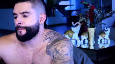 Snapshot of lukhass chatting on February 18, 11:08 pm Lukhas f4f online show from February 18, 11:08 pm