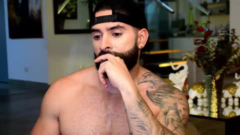 Snapshot of lukhass chatting on February 27, 1:05 am Lukhas f4f online show from February 27, 1:05 am