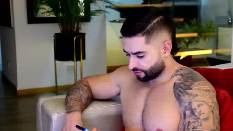 Snapshot of lukhass chatting on November 14, 1:04 am Lukhas f4f online show from November 14, 1:04 am