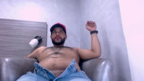 Snapshot of lukke_smitt chatting on November 9, 7:34 pm ------LUKE ... online show from November 9, 7:34 pm