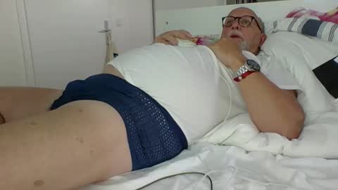 Snapshot of luley58 chatting on December 18, 11:24 am luley58 online show from December 18, 11:24 am