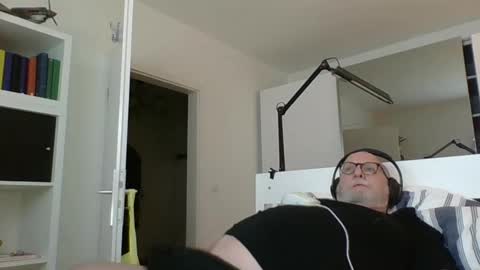 Snapshot of luley58 chatting on February 27, 2:53 am luley58 online show from February 27, 2:53 am