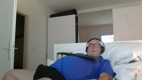 Snapshot of luley58 chatting on September 15, 6:52 pm luley58 online show from September 15, 6:52 pm