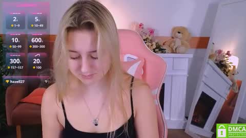 Snapshot of lulu___moon chatting on December 2, 9:25 am Lily online show from December 2, 9:25 am