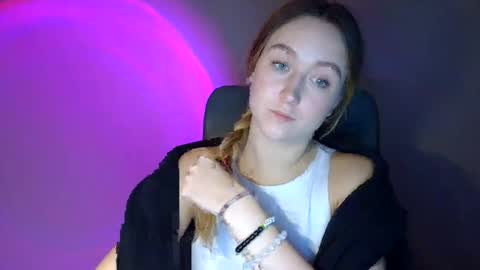 Lulu Baby18 online show from December 15, 8:57 pm