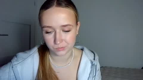 Snapshot of lulu_baby1 chatting on April 27, 6:06 pm Lulu Baby18 online show from April 27, 6:06 pm