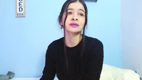 Snapshot of lulu_cm chatting on October 16, 10:33 pm lulu_cm online show from October 16, 10:33 pm