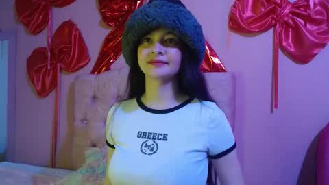 Snapshot of lulu_cm chatting on February 13, 4:03 pm lulu_cm online show from February 13, 4:03 pm