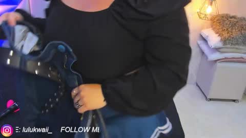 Snapshot of lulu_kawai chatting on December 20, 7:32 pm lulu online show from December 20, 7:32 pm