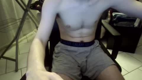 Snapshot of luluarsss chatting on January 18, 12:25 am luluarsss online show from January 18, 12:25 am