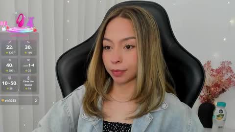 luluuberry online show from January 12, 8:47 pm