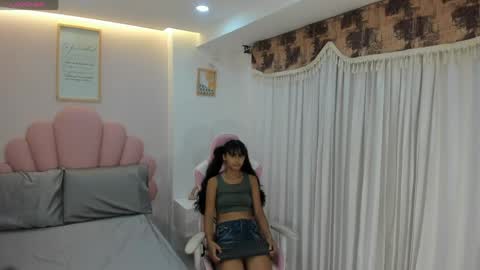 luly_dreams online show from April 14, 12:00 pm