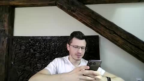 Andrew independent model 2000-0000 CET daily online show from April 7, 1:22 pm