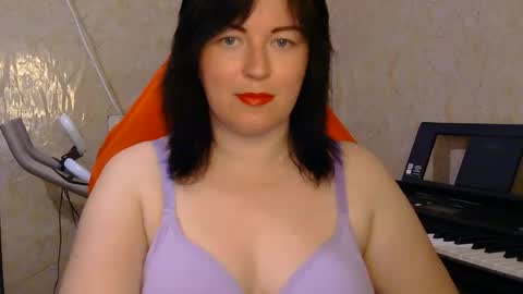 Snapshot of luna07070 chatting on May 12, 10:23 am Christina online show from May 12, 10:23 am