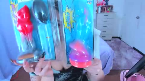 luna_analya online show from November 18, 4:22 pm