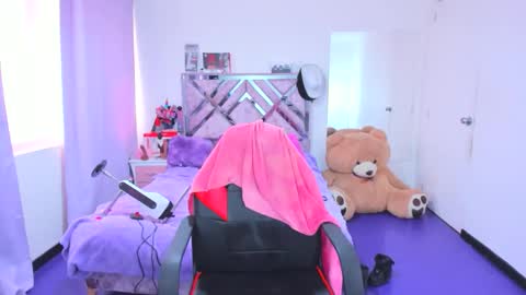 luna_analya online show from February 7, 3:27 pm