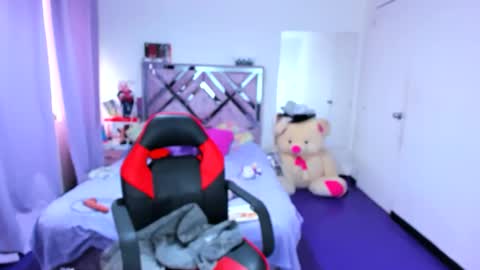 luna_analya online show from February 28, 6:20 pm