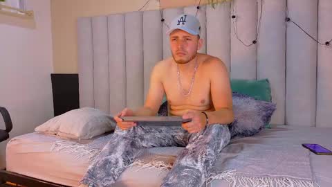 Luna  Jackson online show from May 12, 2:52 am