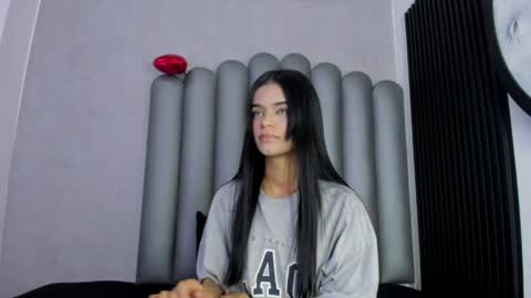 luna_bella_23 online show from April 16, 3:18 am