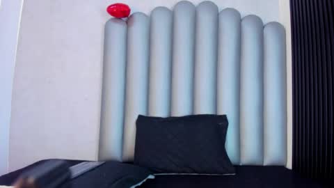 luna_bella_23 online show from April 18, 3:32 am