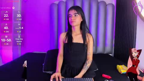 Snapshot of luna_bella_23 chatting on July 19, 3:27 pm luna_bella_23 online show from July 19, 3:27 pm