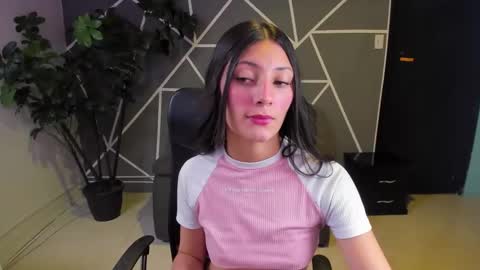 luna_bennett_ online show from March 21, 8:01 pm