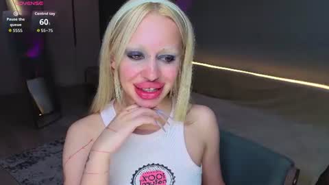 luna_beverly online show from July 16, 8:37 pm
