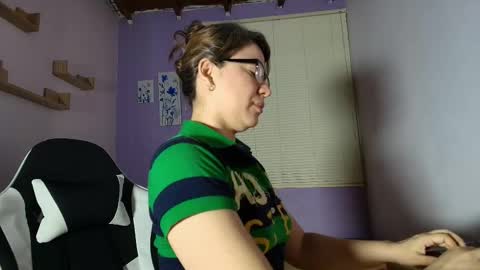 Snapshot of luna_desiree chatting on October 14, 8:04 am luna_desiree online show from October 14, 8:04 am