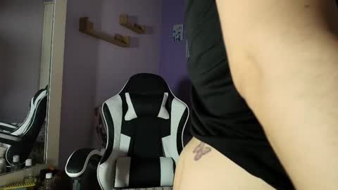 Snapshot of luna_desiree chatting on October 17, 12:36 am luna_desiree online show from October 17, 12:36 am