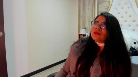 luna  online show from September 23, 11:57 am