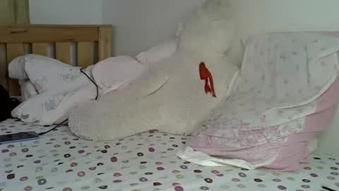 maskedmalkia online show from April 1, 8:48 am