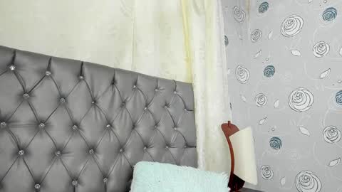 Luna Eva online show from February 26, 6:00 pm