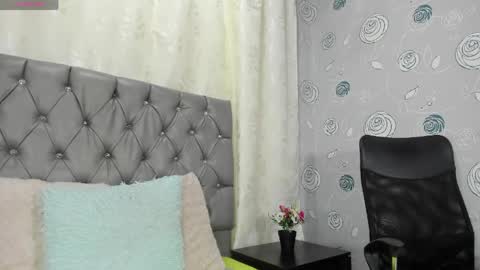 Luna Eva online show from March 31, 1:44 pm