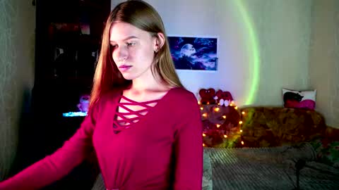 Snapshot of luna_evan chatting on October 27, 9:57 am luna_evan online show from October 27, 9:57 am