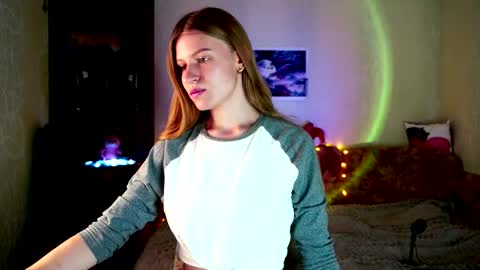 Snapshot of luna_evan chatting on November 18, 7:57 am luna_evan online show from November 18, 7:57 am