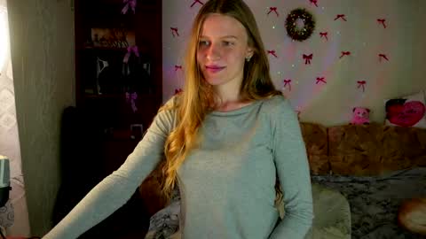 luna_evan online show from April 9, 8:31 am