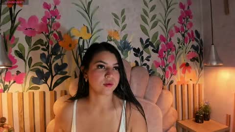 Snapshot of luna_ferrari chatting on April 25, 11:35 am luna_ferrari online show from April 25, 11:35 am